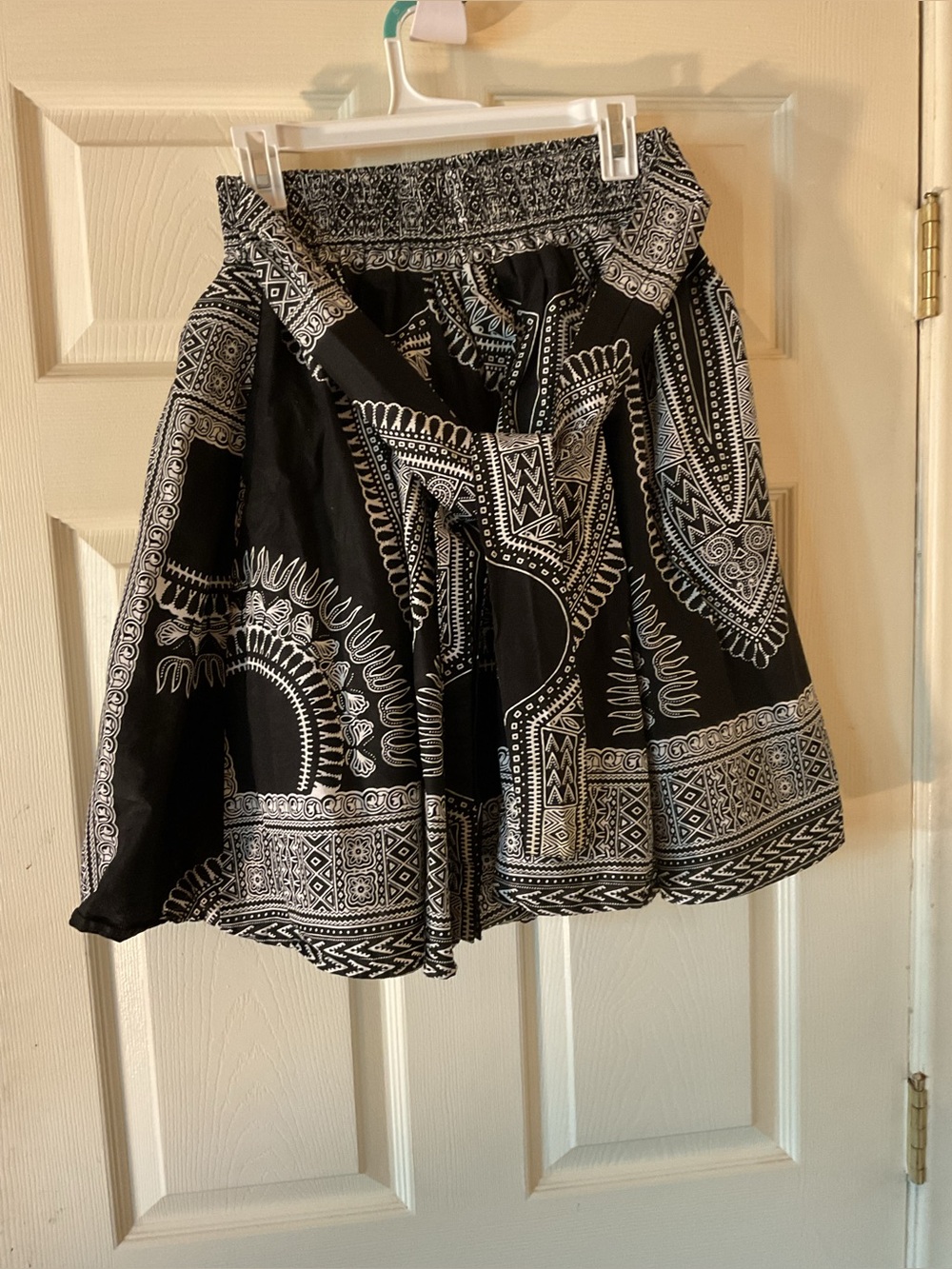 Black & White Printed Circle Skirt with Elastic Waistband - OS - Picture 1 of 3